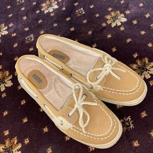 Khombu Boat Shoes
